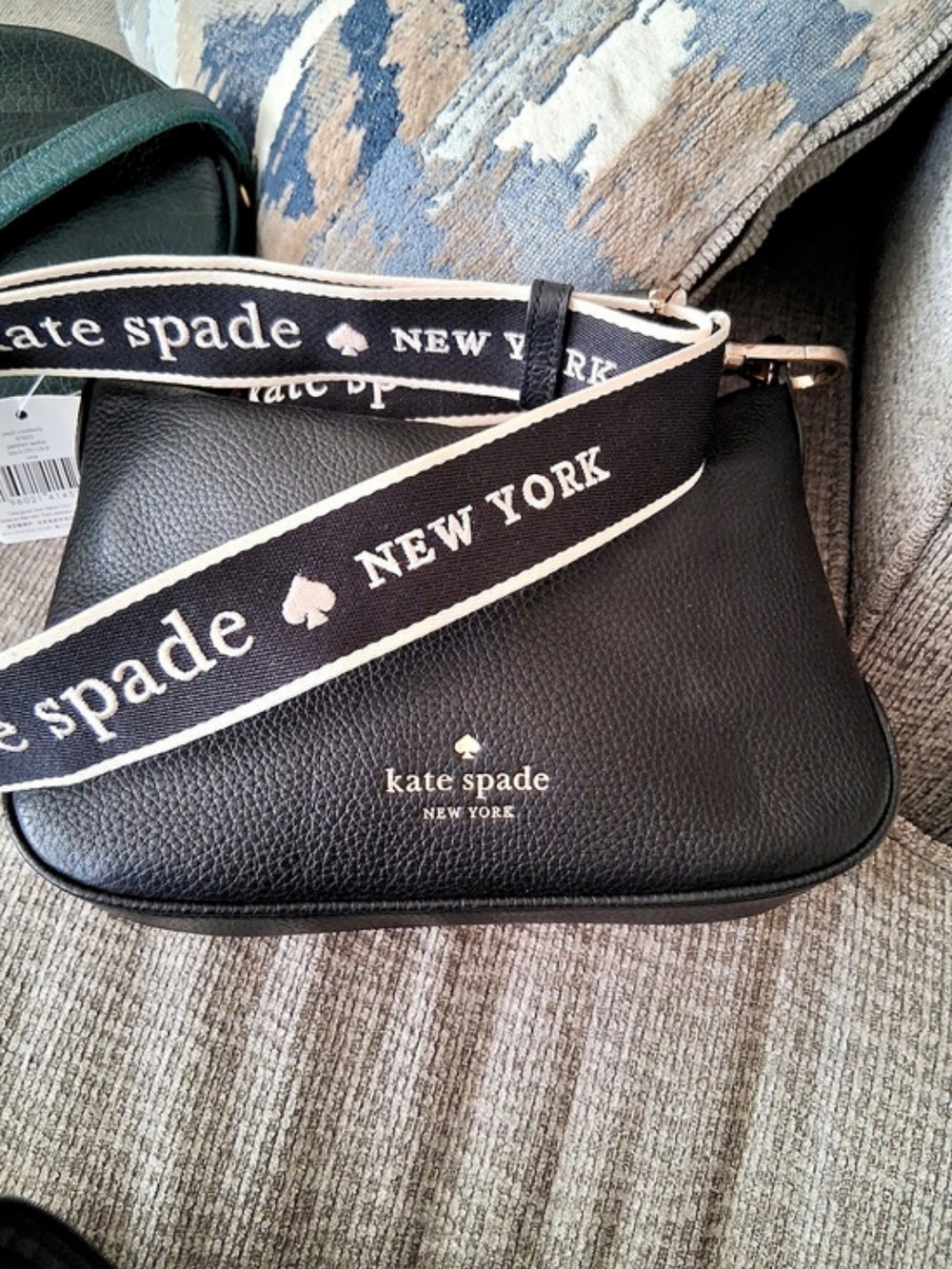 Kate Spade New York Hudson Small Pebbled Leather Messenger Crossbody Black